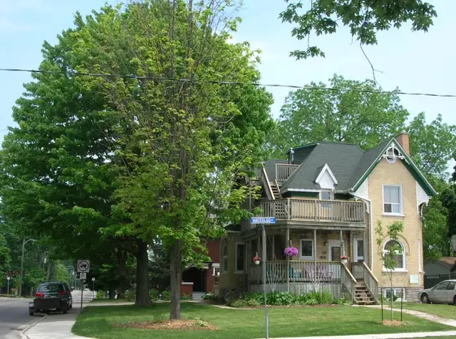Loft Living – Private, Cozy, Squeaky Clean 1 Br Attic Suite!