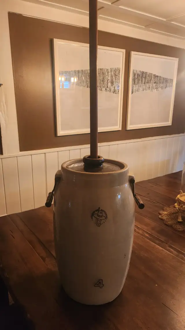 VINTAGE BUTTER CHURN LARGE