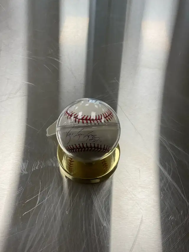 RAMON RAMIREZ SIGNED BASEBALL