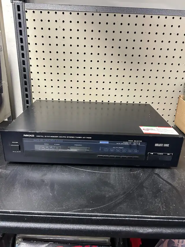 Nikko NT-700II Digital Synthesizer AM/FM Stereo Tuner Radio