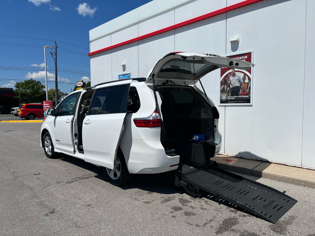 2019 Toyota Sienna LE-WHEELCHAIR ACCESSIBLE VAN-CAMERA-ONLY 98KM