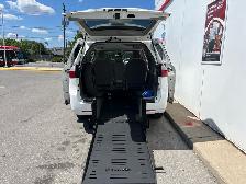 2019 Toyota Sienna LE-WHEELCHAIR ACCESSIBLE VAN-CAMERA-ONLY 98KM - Photo 3