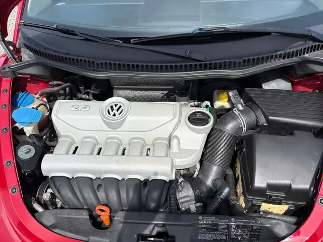 VOLKSWAGEN BEETLE FOR SALE.