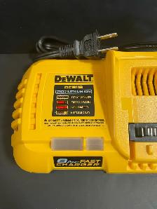 Dewalt 8Amp Fast Charger - Photo 2