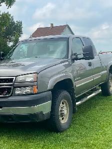 2006 Chevy Silverado 2500 - Photo 2
