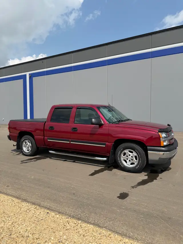 11,000 KM 2004 Silverado 1500 2WD