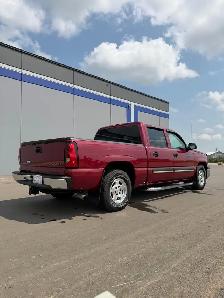 11,000 KM 2004 Silverado 1500 2WD - Photo 2