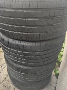 255-40R20x4 pneus Goodyear Eagle comme neufs.