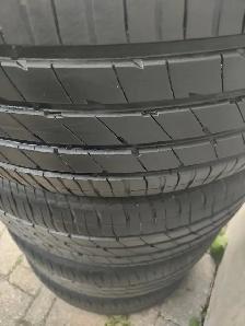 255-40R20x4 pneus Goodyear Eagle comme neufs. - Photo 2