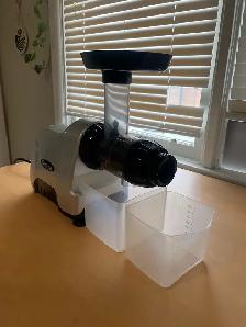 $100 Omega CNC80 Cold Press Juicer - Photo 2