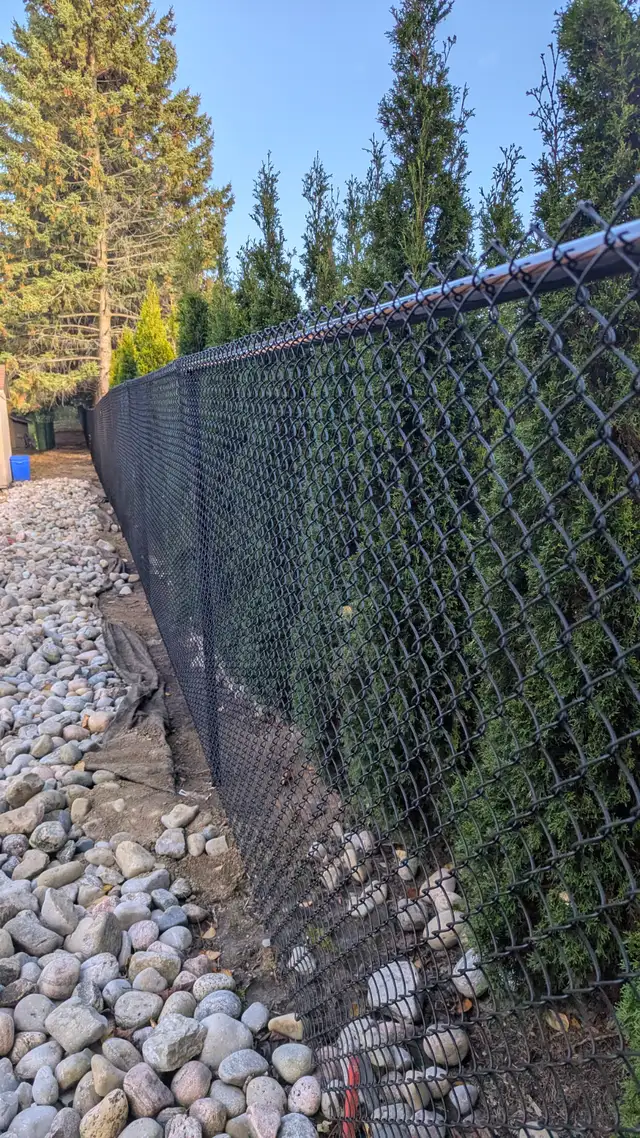 HELP WANTED: FENCE INSTALLERS