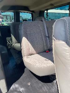 2014 Chevrolet Express G3500 11-Passenger Van - Photo 10