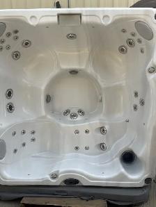 2012 Jacuzzi J235 5-6 Adult Hot Tub with Lay Down Lounge &Stereo
