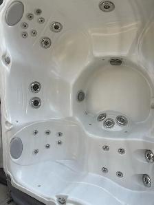 2012 Jacuzzi J235 5-6 Adult Hot Tub with Lay Down Lounge &Stereo - Photo 2