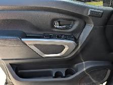 2018 Nissan Titan PRO-4X • Accident Free Well Maintained - Photo 18