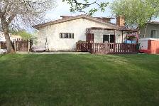 4 Bedrooms House Near West Edmonton Mall for August 1st - Photo 2
