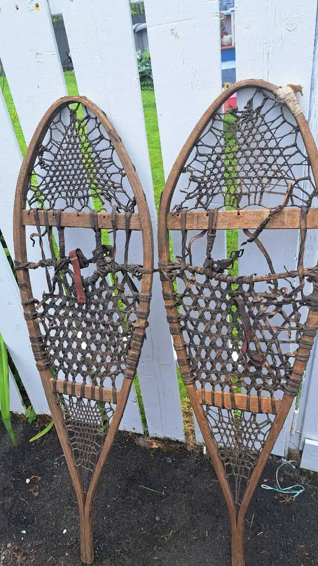 antique snow shoes