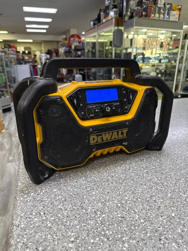 Dewalt DCR028 Jobsite Radio