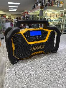 Dewalt DCR028 Jobsite Radio