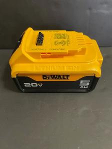 Dewalt DCB205 5AH Like New