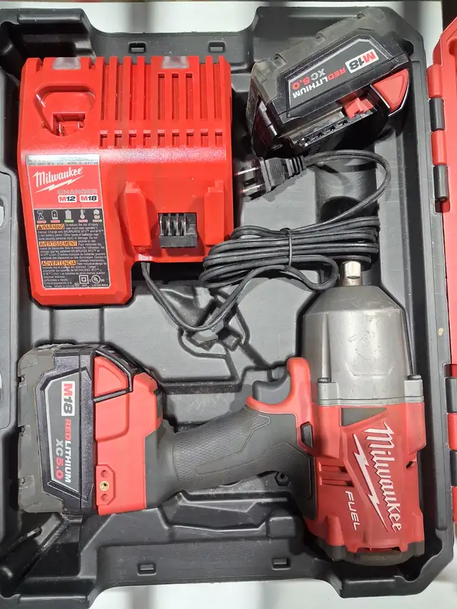 Milwaukee M18 High Torque fuel 1/2 inch impact wrench kit