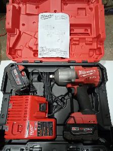 Milwaukee M18 High Torque fuel 1/2 inch impact wrench kit - Photo 2