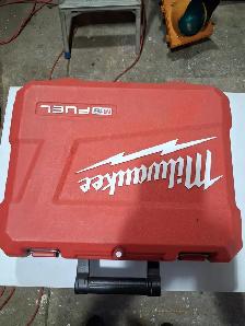 Milwaukee M18 High Torque fuel 1/2 inch impact wrench kit - Photo 4