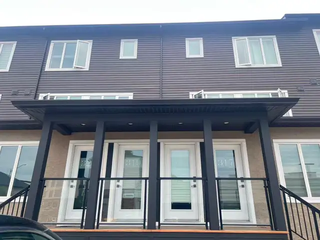 Townhouse for Rent – Prime Bridgewater Centre Location