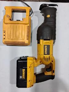 Dewalt Reciprocating 36 volt saw with battery and charger - Photo 2