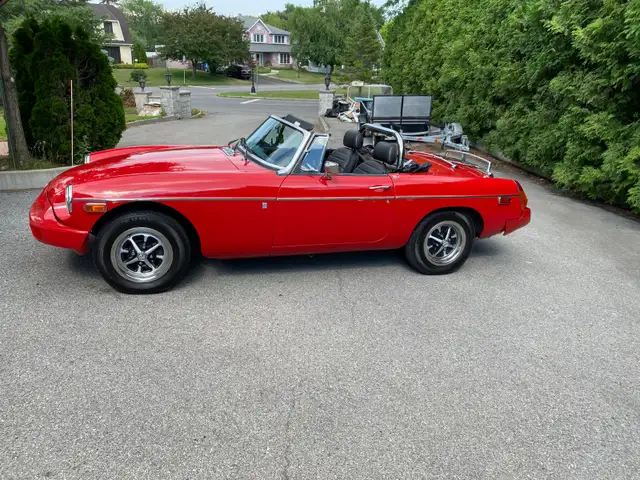 MGB ROUGE 1977 BRITISH CAR