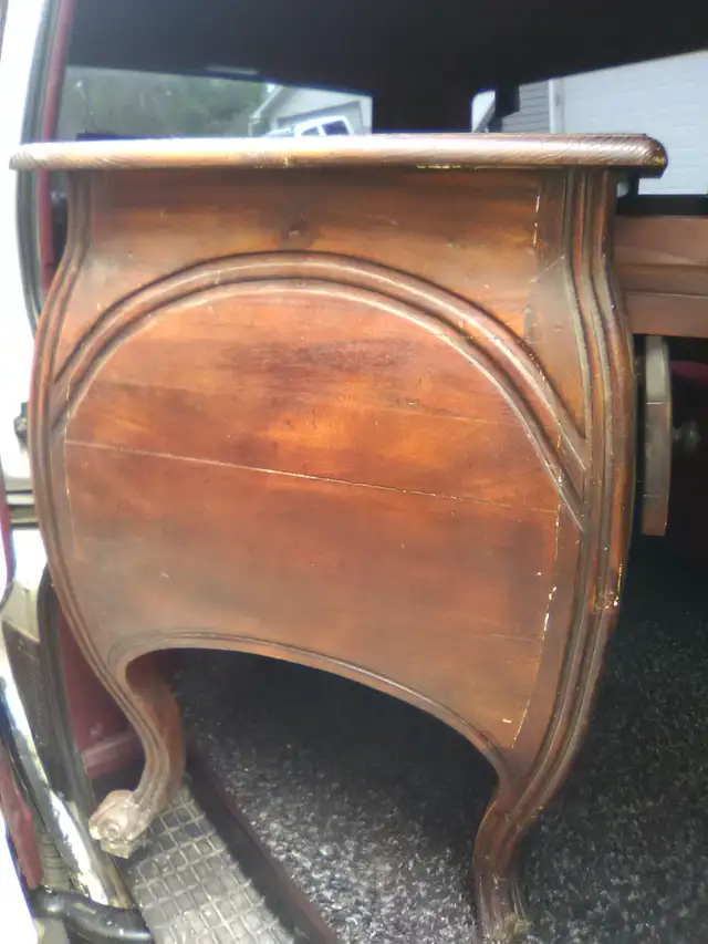 Victorian Dresser. /Bathrm Vanity.??