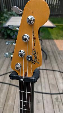 1996 Fender USA deluxe 4 string bass - Photo 4