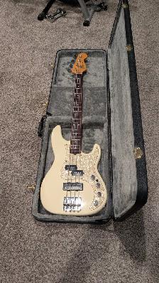 1996 Fender USA deluxe 4 string bass - Photo 6