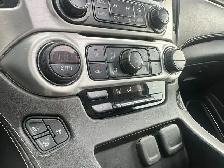 2020 GMC YUKON XL SLT • 5.3L V8 • 7 PASSENGER ACCIDENT FREE SUV - Photo 17