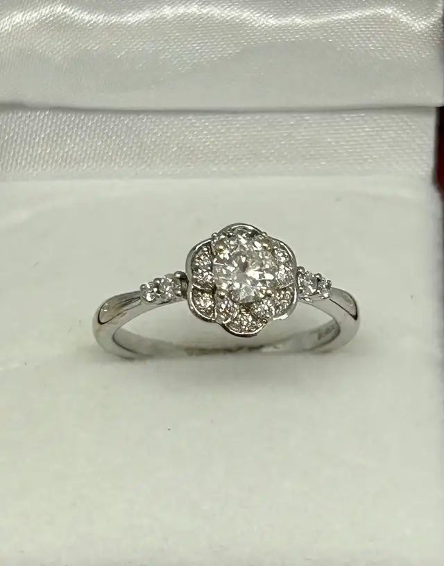 10k WG Diamond Floral Ring