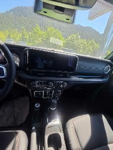 2026 Jeep Wrangler Sahara - Photo 6