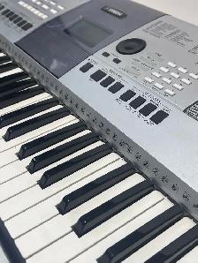 Yamaha PSR-E413 Keyboard - Photo 4