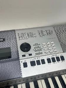 Yamaha PSR-E413 Keyboard - Photo 7