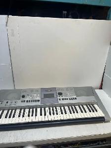 Yamaha PSR-E413 Keyboard - Photo 8