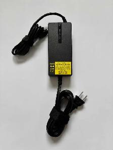 Insignia Universal 90W Laptop Charger