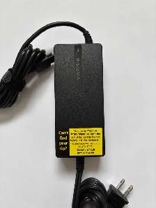 Insignia Universal 90W Laptop Charger - Photo 3