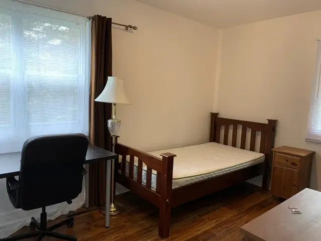 St Catharines - ROOMS for COUPLES and SINGLES - $750