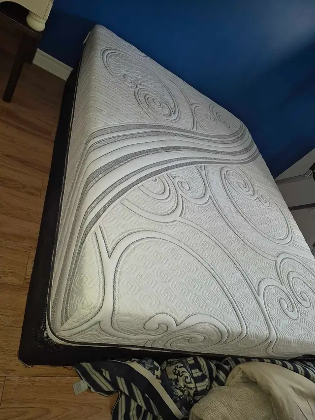 matelas queen