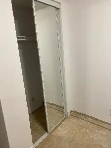 Room for rent.. Main and Danforth..$500... Boys only - Photo 4