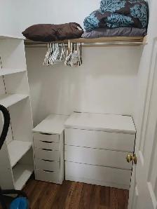 Furnished master bedroom with private bathroom for rent - Photo 5