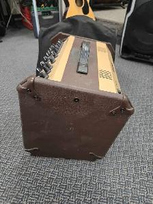 Fishman Loud Box Artist Amp w/dist cover - Photo 6