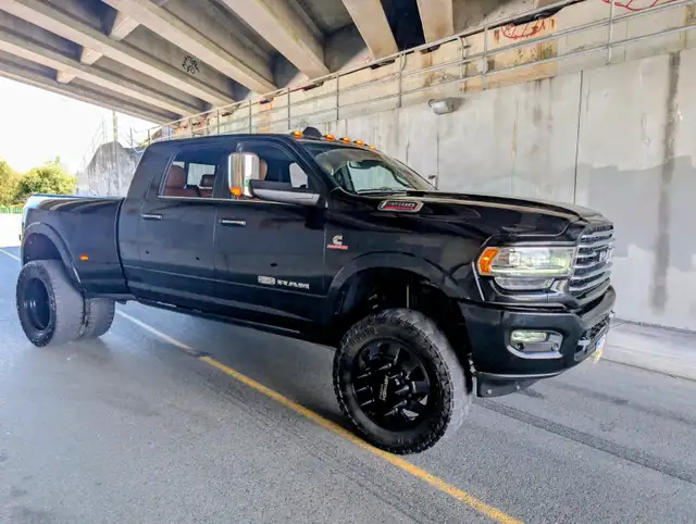 2019 Ram 3500 Mega Cab Dually 6.7L Cummins HO Aisin BDS Lifted