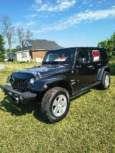2011 Jeep Wrangler Sahara Unlimited - Photo 2