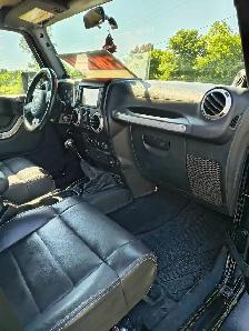2011 Jeep Wrangler Sahara Unlimited - Photo 6