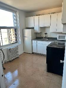 Nice private room, next to metro Snowdom available now. - Photo 8